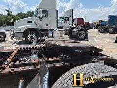 2013  MACK  CXU613  S/A DAYCAB
