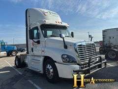 2014  FREIGHTLINER  CASCADIA  S/A DAYCAB