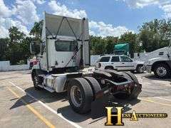 2013  MACK  CXU613  S/A DAYCAB