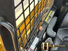 2012  JOHN DEERE  325  SKID LOADER