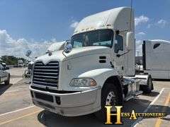 2013  MACK  CXU613  S/A DAYCAB