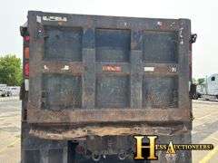 2001  KENWORTH  T800  TRI AXLE DUMP TRUCK