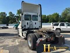 2014  FREIGHTLINER  CASCADIA  S/A DAYCAB