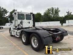 2015  FREIGHTLINER  CASCADIA  T/A DAYCAB