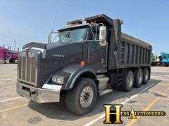 2001  KENWORTH  T800  TRI AXLE DUMP TRUCK
