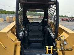 2012  JOHN DEERE  325  SKID LOADER