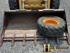 2012  JOHN DEERE  325  SKID LOADER