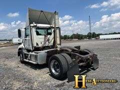 2013  MACK  CXU612  S/A DAYCAB