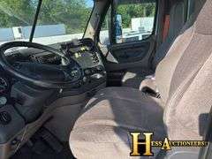 2014  FREIGHTLINER  CASCADIA  S/A DAYCAB