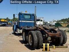 1988  PETERBILT  379  T/A DAYCAB