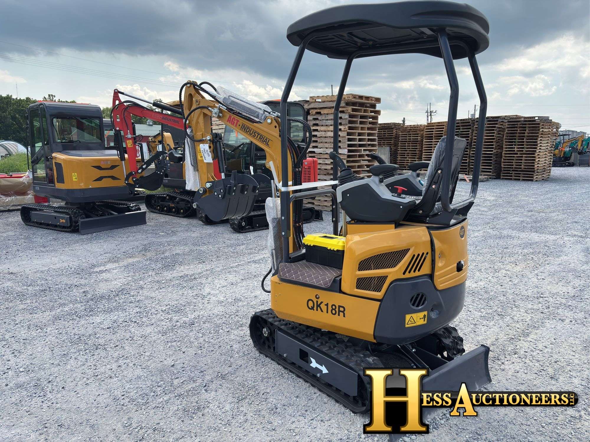 2025 AGT QK18R MINI COMPACT EXCAVATOR - Hess Auctioneers
