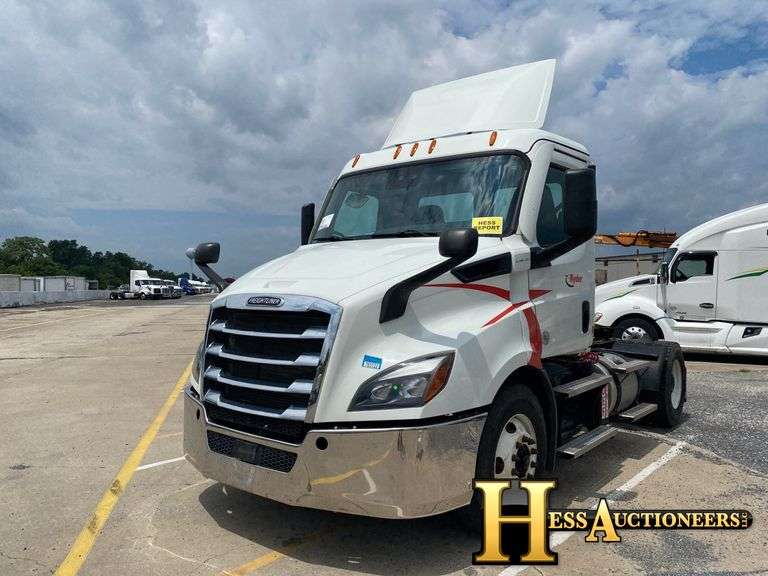 2022  FREIGHTLINER  CASCADIA  S/A DAYCAB