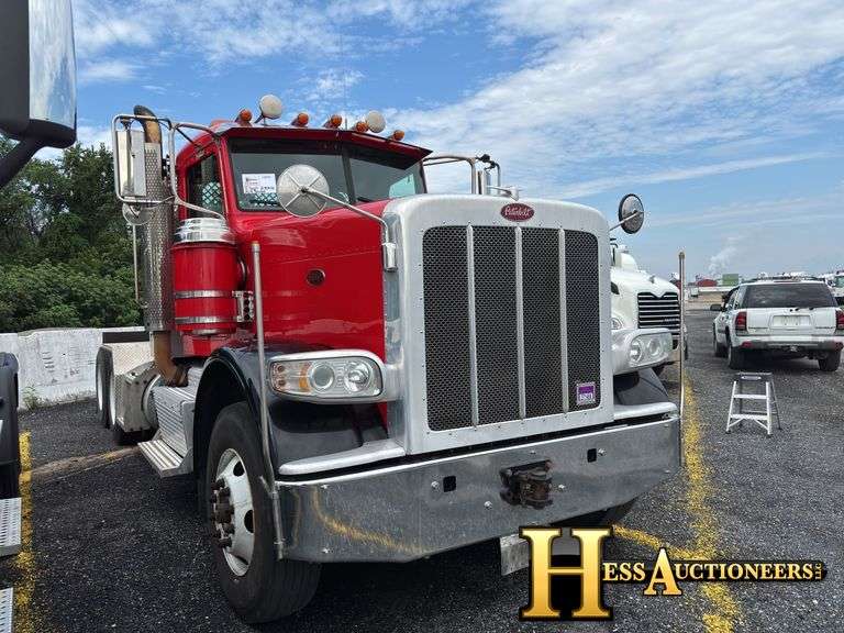 2015  PETERBILT  389  T/A DAYCAB
