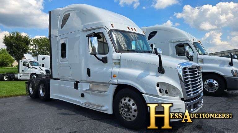 2016  FREIGHTLINER  CASCADIA   T/A SLEEPER