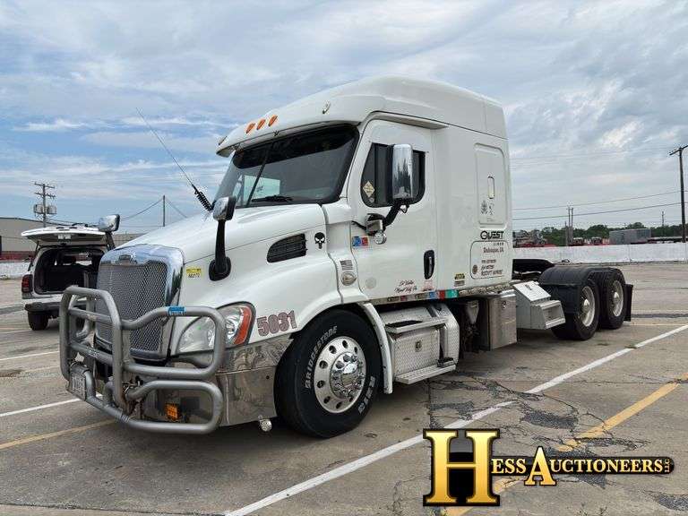 2014  FREIGHTLINER  CASCADIA  T/A SLEEPER