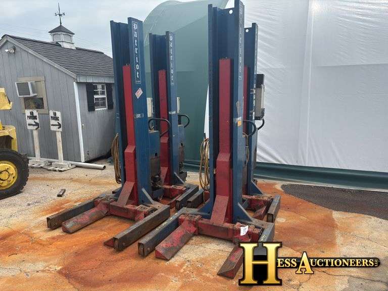 AUTO LIFTS
