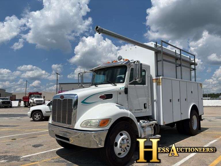 2015  PETERBILT  337  BOOM TRUCK