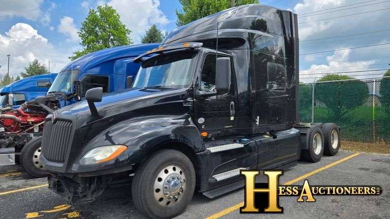 2019  INTERNATIONAL   LT625  T/A SLEEPER