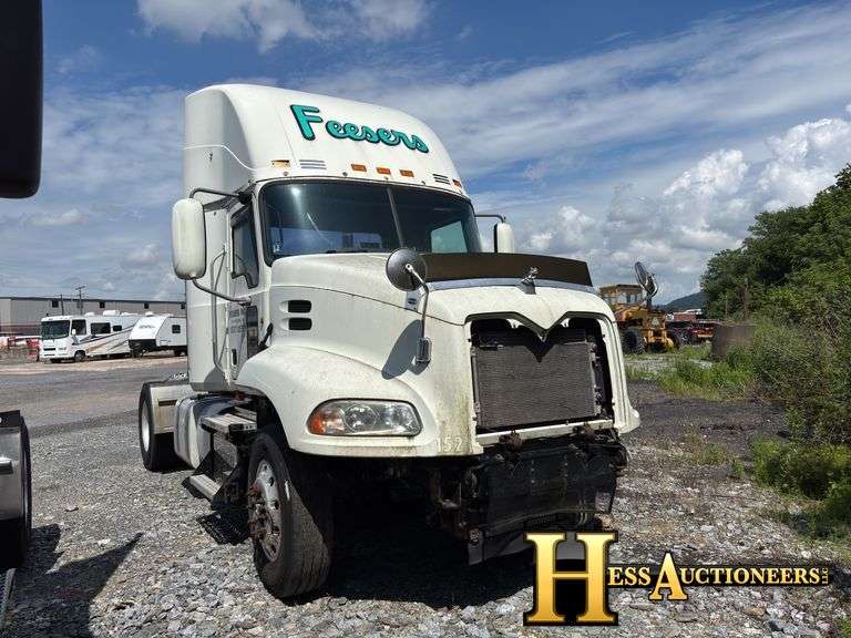 2013  MACK  CXU612  S/A DAYCAB, NON RUNNER