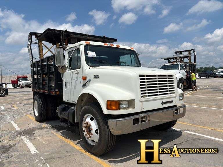 2000  INTERNATIONAL  4700  FLATBED TRUCK