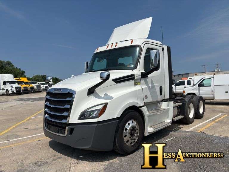 2018 FREIGHTLINER CASCADIA T/A DAYCAB