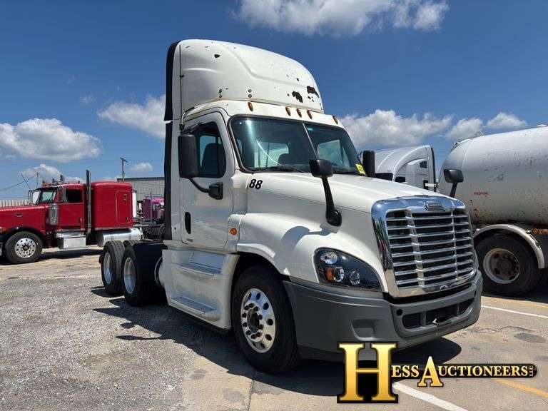 2016  FREIGHTLINER  CASCADIA  T/A DAYCAB