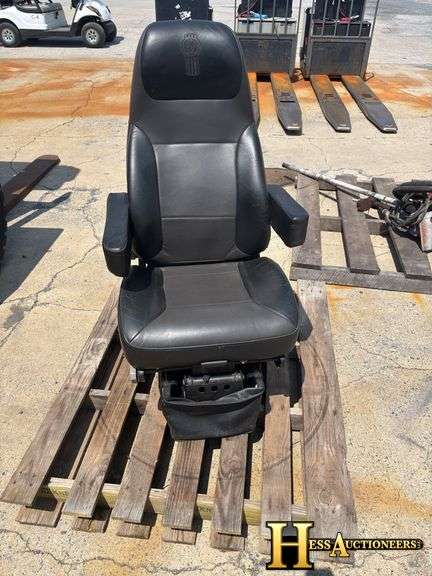 TRUCK SEAT  TRUCK PART