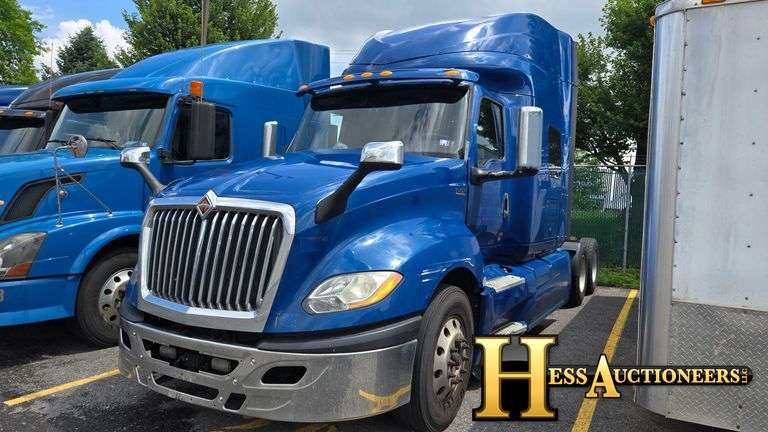 2018  INTERNATIONAL   LT625  T/A SLEEPER