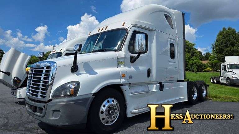 2016  FREIGHTLINER  CASCADIA   T/A SLEEPER