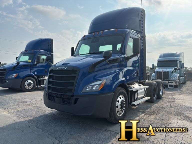 2021 FREIGHTLINER CASCADIA T/A DAYCAB