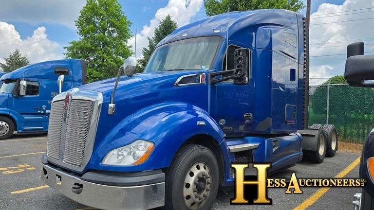2015  KENWORTH   T680  T/A SLEEPER