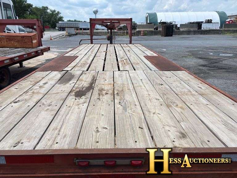 1998  CUSTOM  30'  GOOSENECK TRAILER