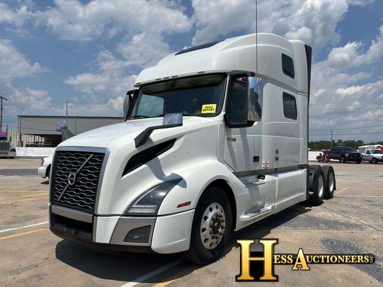 2020  VOLVO  VNL860  T/A SLEEPER