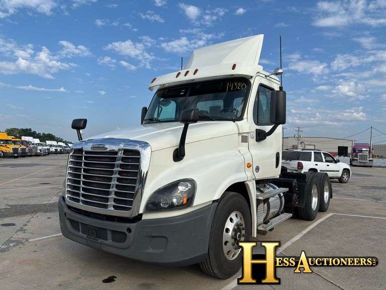 2017  FREIGHTLINER  CASCADIA X12564ST  T/A DAYCAB
