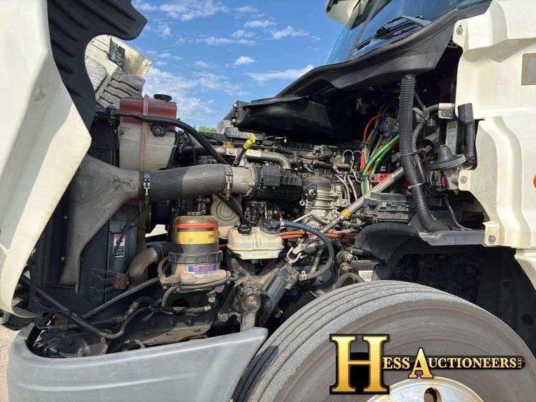 2017  FREIGHTLINER  CASCADIA X12564ST  T/A DAYCAB