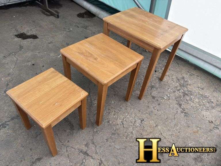 STACKABLE TABLES