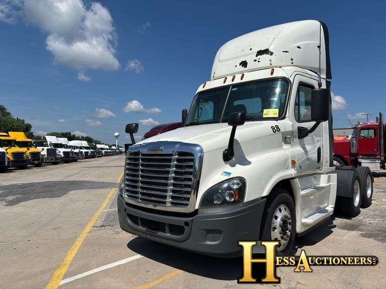 2016  FREIGHTLINER  CASCADIA  T/A DAYCAB