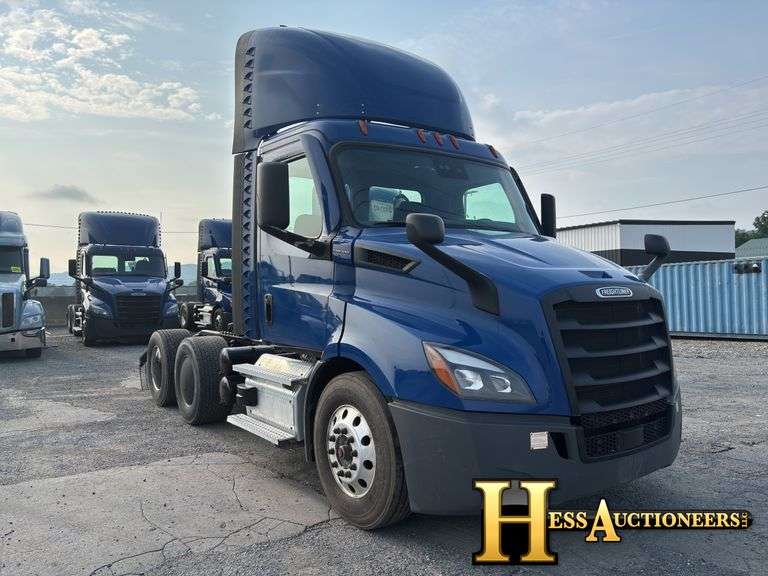 2021  FREIGHTLINER  CASCADIA  T/A DAYCAB