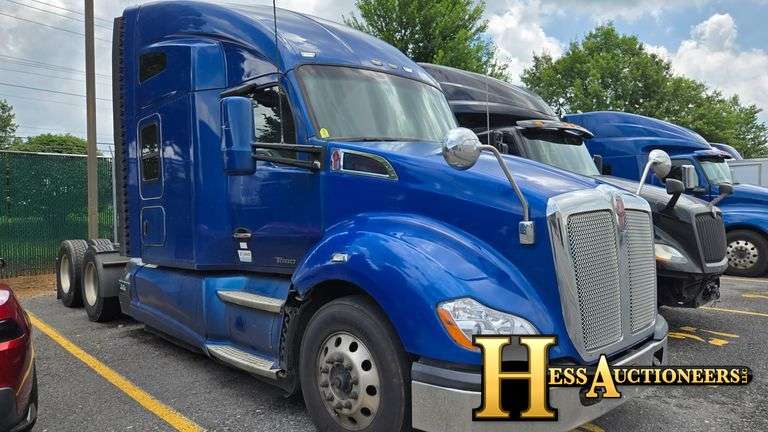 2015  KENWORTH   T680  T/A SLEEPER