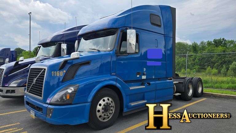 2017  VOLVO  VNL  T/A SLEEPER