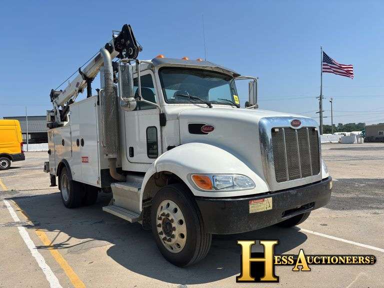 2016  PETERBILT  337  UTILITY TRUCK