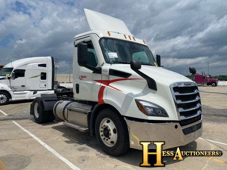 2022  FREIGHTLINER  CASCADIA  S/A DAYCAB