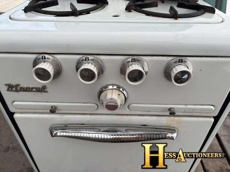 GAS STOVE
