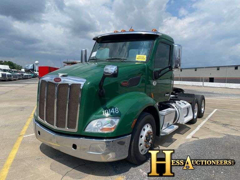 2017  PETERBILT  579  T/A DAYCAB