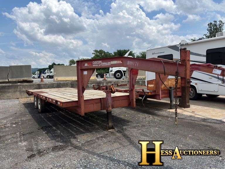 1998  CUSTOM  30'  GOOSENECK TRAILER