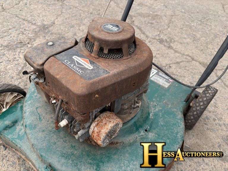 MTD  PUSH  LAWN MOWER