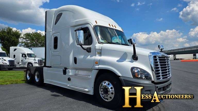 2016  FREIGHTLINER  CASCADIA   T/A SLEEPER