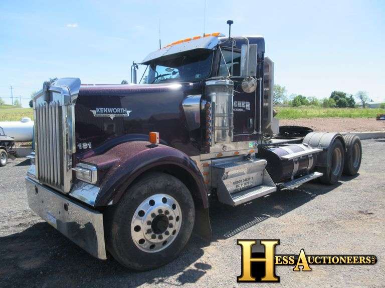 2003  KENWORTH  W900  T/A DAYCAB