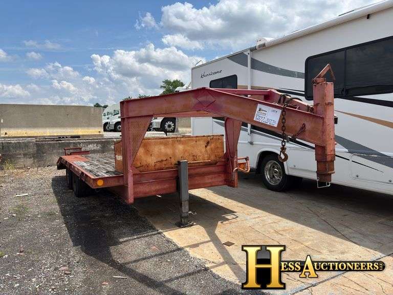 1993  CUSTOM  4T400GN  26'  GOOSENECK TRAILER