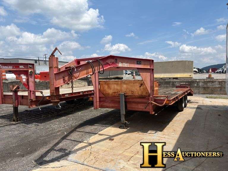 1993  CUSTOM  4T400GN  26'  GOOSENECK TRAILER